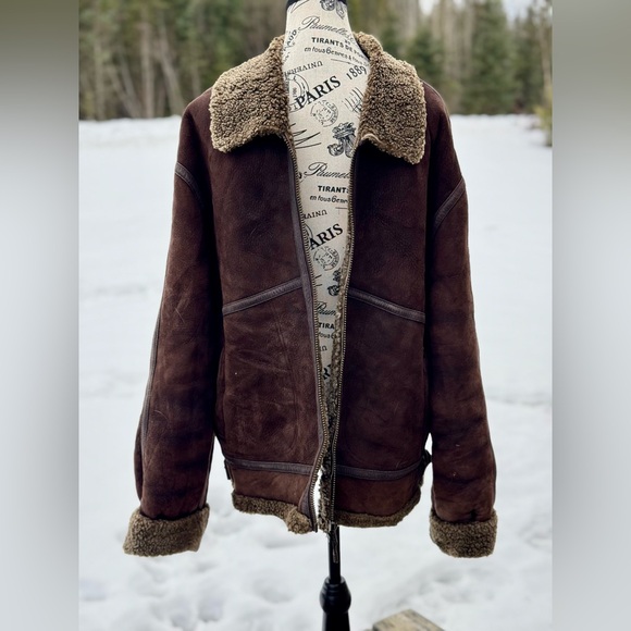✨ Vintage Danier Essentials Shearling Jacket ✨ - Picture 3 of 17